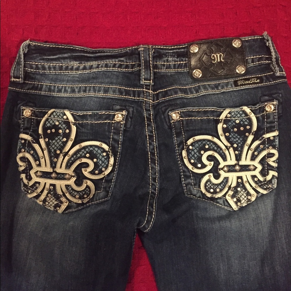 Miss Me Dark Wash Boot Cut Jeans with Embellished Fleur-de-Lis Pockets - Picture 2 of 5